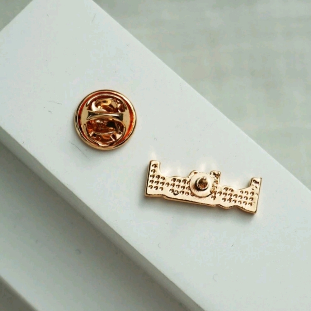 Colorful 'Be Kind' Pin - Picture 3 of 3